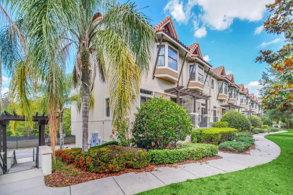 Cozy & Elegant 4Br Enchanted Townhouse - 1 Mile To Disney With Resort Pool, Gym, & Jacuzzi Orlando Zewnętrze zdjęcie