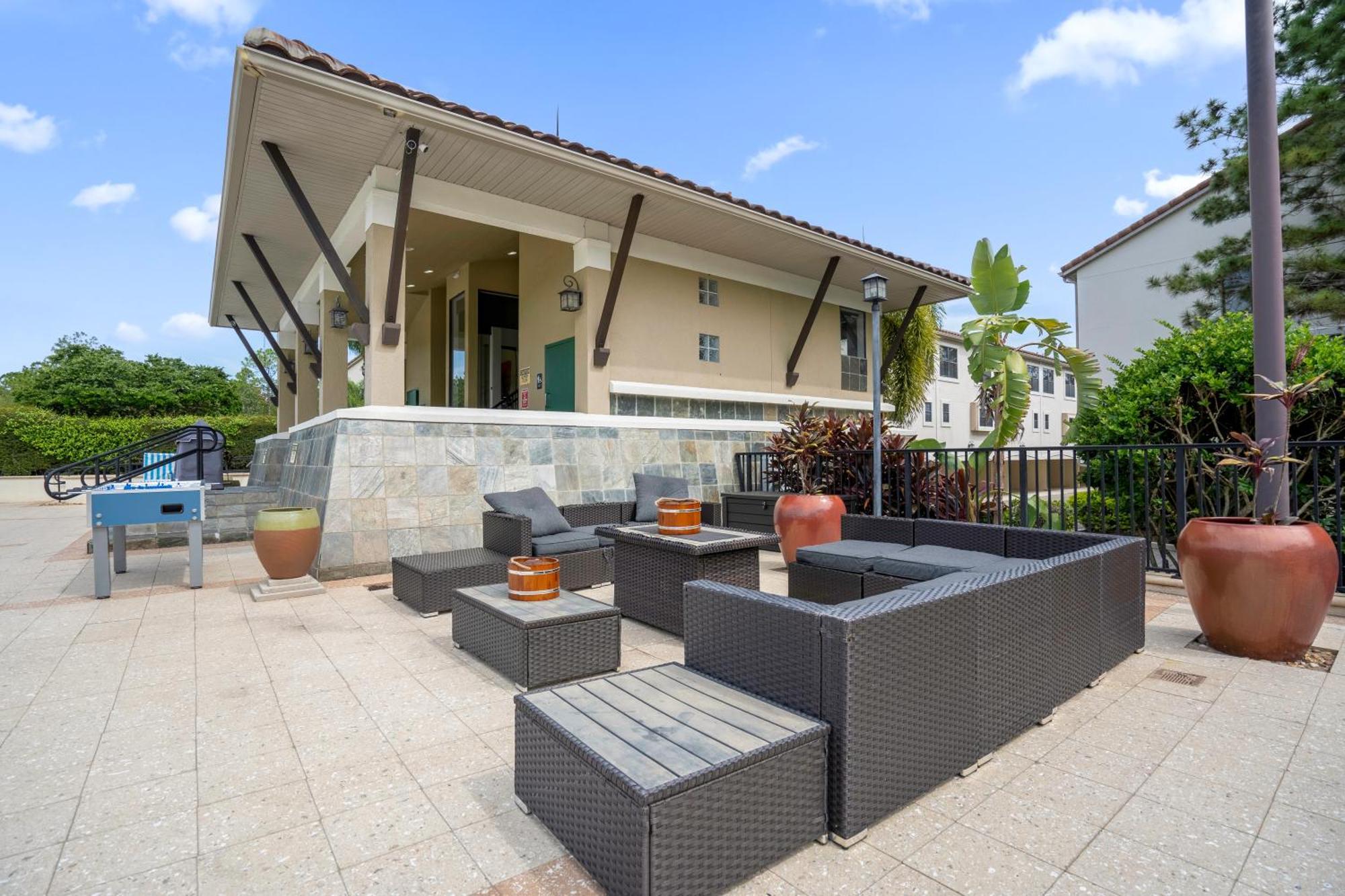 Cozy & Elegant 4Br Enchanted Townhouse - 1 Mile To Disney With Resort Pool, Gym, & Jacuzzi Orlando Zewnętrze zdjęcie