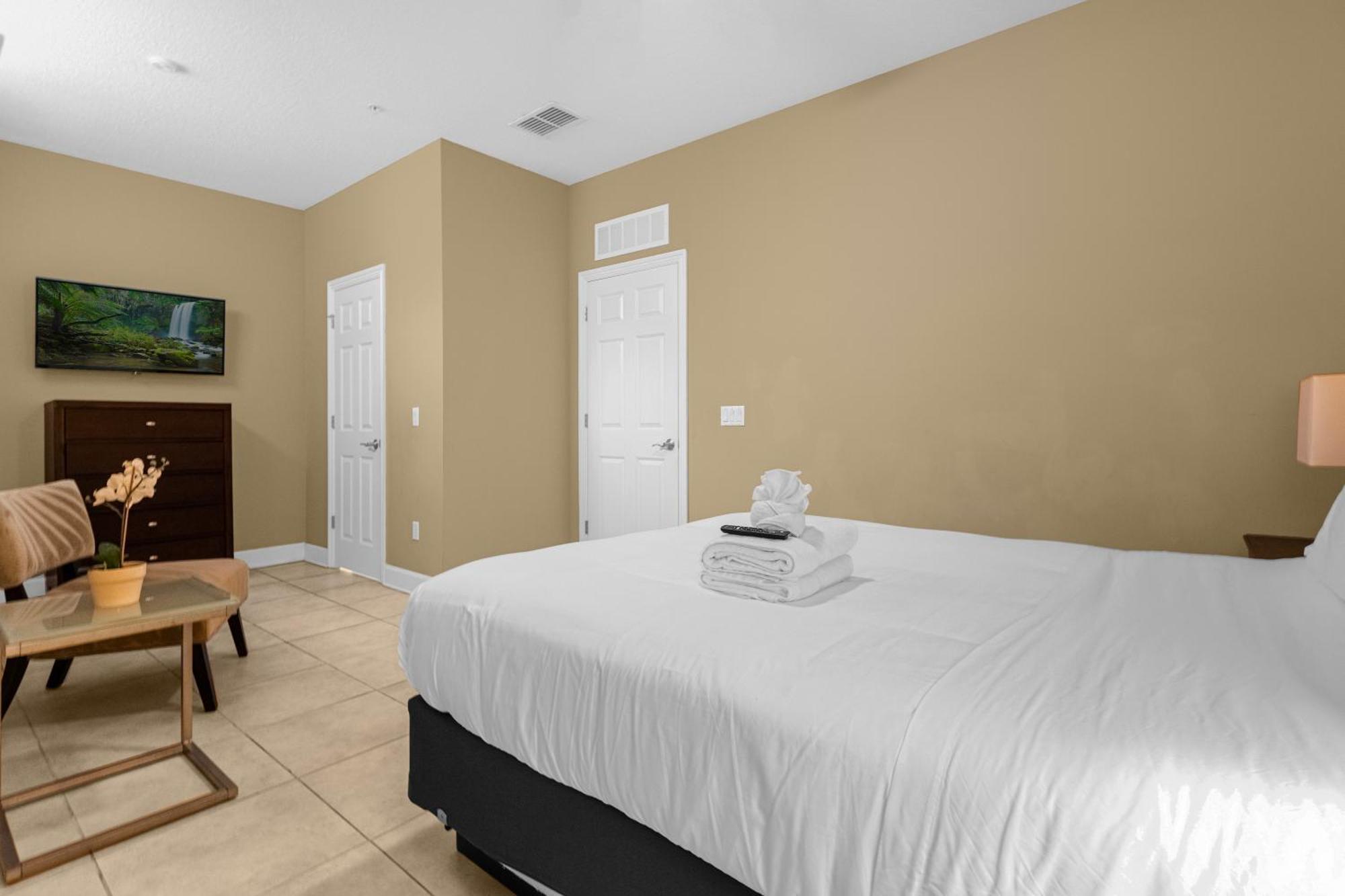 Cozy & Elegant 4Br Enchanted Townhouse - 1 Mile To Disney With Resort Pool, Gym, & Jacuzzi Orlando Zewnętrze zdjęcie